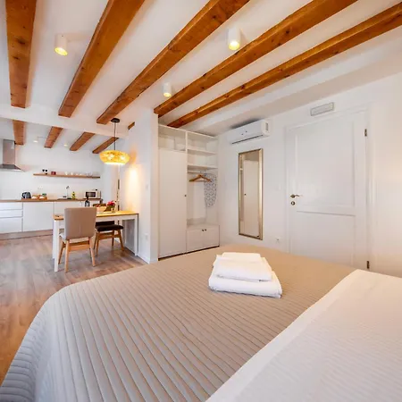 Apartament Palazzo Maineri Luxury Heritage *